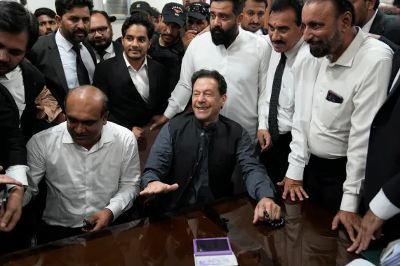 पूर्व प्रधानमन्त्री इमरान खानलाई भ्रष्टाचारको आरोपमा सजाय