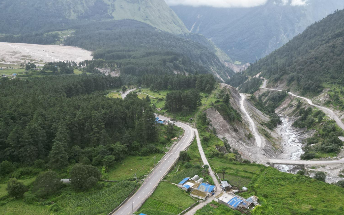 मुस्ताङको लेतेमा कालोपत्रे
