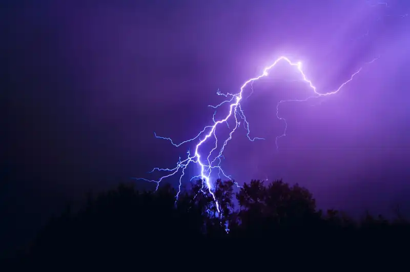 दैलेखमा चट्याङ लागेर एक किशोरको मृत्यु, आठ घाइते