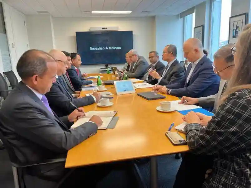 नेपाल र विश्व बैंकका अधिकारीबीच भेटवार्ता