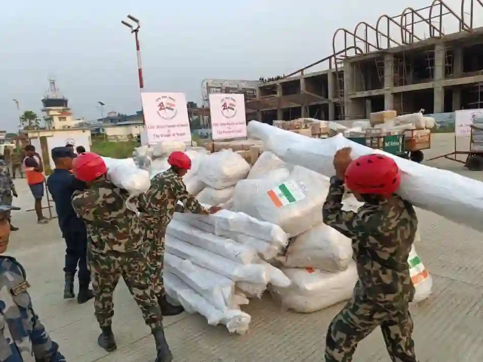 भारतले नेपाललाई राहत सामग्रीको दोस्रो खेप हस्तान्तरण