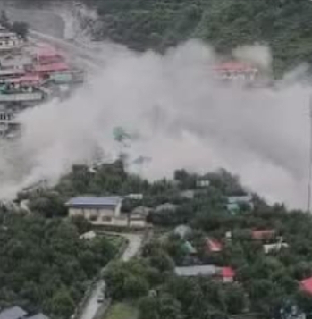 उत्तराखण्डको उत्तरकाशीमा भीषण बाढी, ४ को मृत्यु, ५० भन्दा बढी वेपत्ता